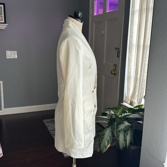 Pretty Little Thing Ivory Button Blazer Dress - Picture 3 of 10